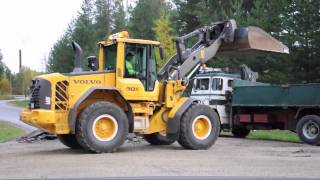 Volvo L60F river asfalt - lastar på Scania LB 86S