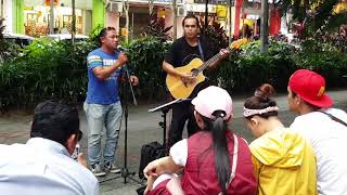 Sapa tak kenal abang amir ni,suara emas dia memang buat semua orang terpegun..