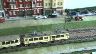 HTM rijden met de gele buitenlijner 65+ volgwagen 119 van PHILOTRAIN