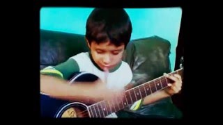 Menino cego cantando e tocando violão! Vejam