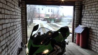 Снятие сиденья, подключение аккумулятора и первый запуск после зимы Kawasaki ZX6R 636 2013