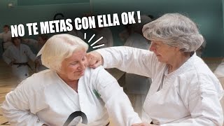 Pelea de dos Viejitas en Plaza Candelaria.