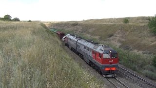 Тепловоз 2ТЭ116У-0272 с грузовым поездом