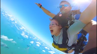 【スカイダイビング】オーストラリアのケアンズで15000ft(約4572m) グレートバリアリーフSkydiving