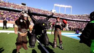 How to Train Your Dragon 2: Toothless Delivers the Game Ball at the Minnesota Vikings game