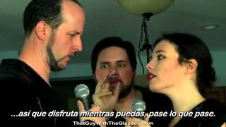 Zod y Ursa - Distraction (El número musical de "Huir Valientemente")
