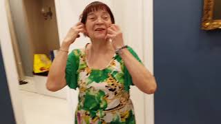 Привезли стол на кухню из Икеи