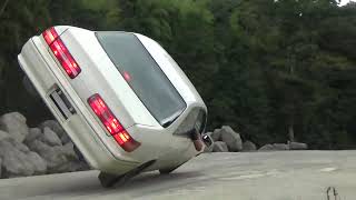 【カースタント】タカハシレーシングのスタントマンによる片輪走行 | One wheel drive by Japan's Takahashi Racing stunt.