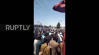 Afghanistan: Thousands of people rushing to leave stranded outside Kabul airport