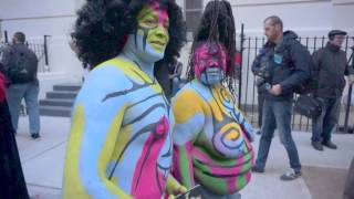 Боди арт на ужасной девушке в New York на Helloween