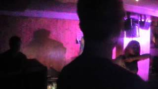 bobbys bar singing
