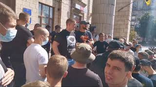 Коллектив телеканала КРТ пикетирует Нацсовет по ТВ и радио