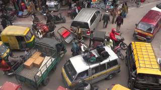 Сумашедшее дорожное движение в Индии. Indian traffic