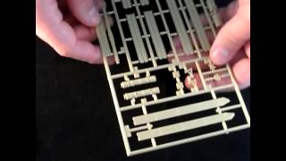 Unboxing of revell 1:72 Soviet Battle Tank T-80B