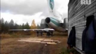 Лайнер Ту-154 готовят к взлету