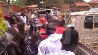 Mityana People Power: Tiiyaggaasi Abunye Ebyalo Nebafeesa, Omubaka Zaake Akaabye Lwa Munyiga Wali