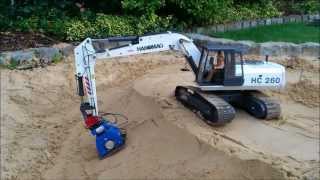Hanomag HC 260 mit Bodenverdichter / with vibrating plate