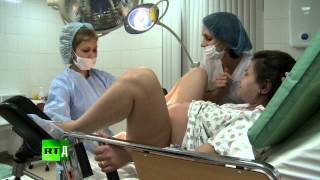 Her heart’s set on natural childbirth, no matter what - Newborn Russia (E5)