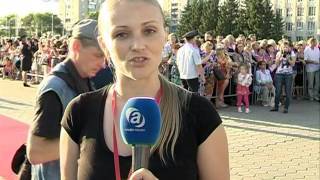 Максим Аверин на звёздной дорожке «Амурской осени» сделал с амурчанкой ...