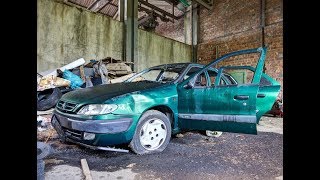 Нашли Заброшенный цех с Автомобилями