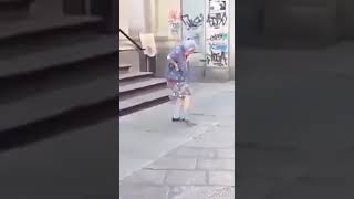 Бабка дает жару, танцы