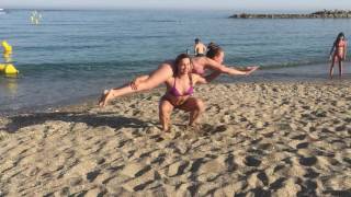 Evstyukhina Nadi - Squat with friend on the beach