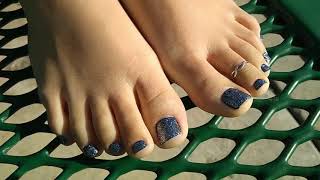 My Glittery Pedicure at the Park - Happy New Year 2019!