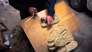 Proceso de elaboración de una alpargata artesanal.