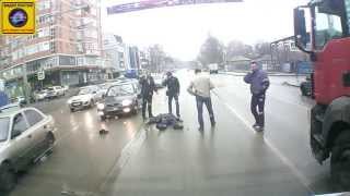 Пешехода сбила машина Ростов на Дону Красноармейская 05 03 2015 ДТП в Ростове