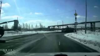 Танк на дороге! не знает ПДД. Я в танке, мне все можно! )