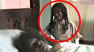 5 Bambole Possedute Riprese in Video Mentre si Muovono