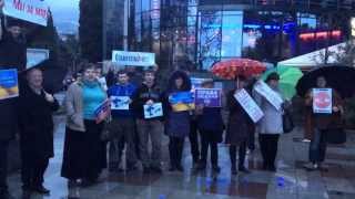 Митинг в Ялте - Путину: "Убери свои жадные лапы от моей Родины!"