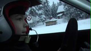 Tuukka Hallia 8v testaa Mitsubishi Evoa