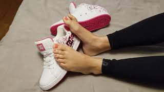 Removing my cute DC shoes and intense feet tickle