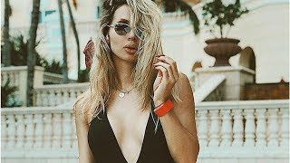 Светлана Лобода показала себя на море в купальнике с глубокими вырезами