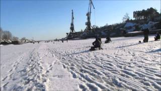 ЗИМНЯЯ РЫБАЛКА В ЗАТОНЕ РЕЧПОРТА  САМЫЙ КЛЕВ!!!