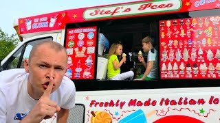 Макс и Катя играют в Вагончике мороженого или  Dad's ice-cream truck