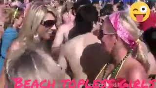 Beach  topless girls showing