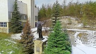 Памятник на территории Музея в Ильменском заповеднике