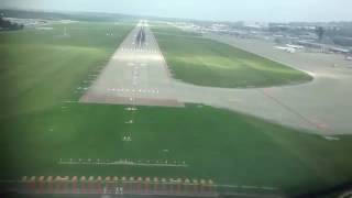 Очень красивый заход на посадку в Женеве, видео из пилотской кабины Самолёт Embraer 190 UR EMC onli