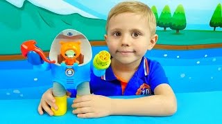 Даник и ОКТОНАВТЫ - Играем с Робокостюмом Твика. Видео для ребёнка