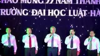 HLU - Năm anh em trên một chiếc xe tăng do các thầy Ban Giám hiệu trình diễn