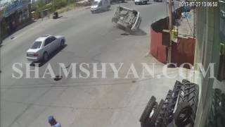 ԲԱՑԱՌԻԿ ՏԵՍԱՆՅՈՒԹ՝ Երևանում ինչպես է դիտահորի պատճառով Nissan-ը օդ շպրտվում