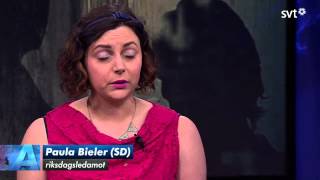 Anders Lindberg verbalt krossar Paula Bieler i debatt