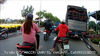 Chợ hoa tết Hóc Môn, đường Song Hành Hóc Môn, chiều 28 tết