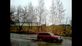 А из нашего окна... лужа жуткая видна