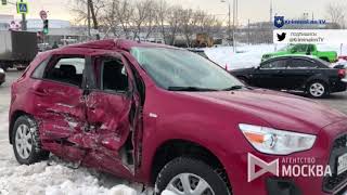 ПОСЛЕДСТВИЯ ДТП С УЧАСТИЕМ ГРУЗОВИКА И ЛЕГКОВОГО АВТОМОБИЛЯ В ОТРАДНОМ