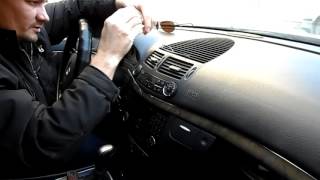 =КАК СНЯТЬ ЦЕНТРАЛЬНУЮ ВЕНТИЛЯЦИОННУЮ РЕШЕТКУ GRIL  МВ W211=