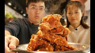 【盗月社】45元自助大骨锅！无限加肉涮菜，不会亏本吗？先来一盆塞塞牙缝！