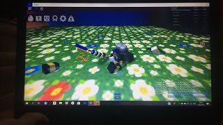 Играем в роблокс в bee swarm simulator